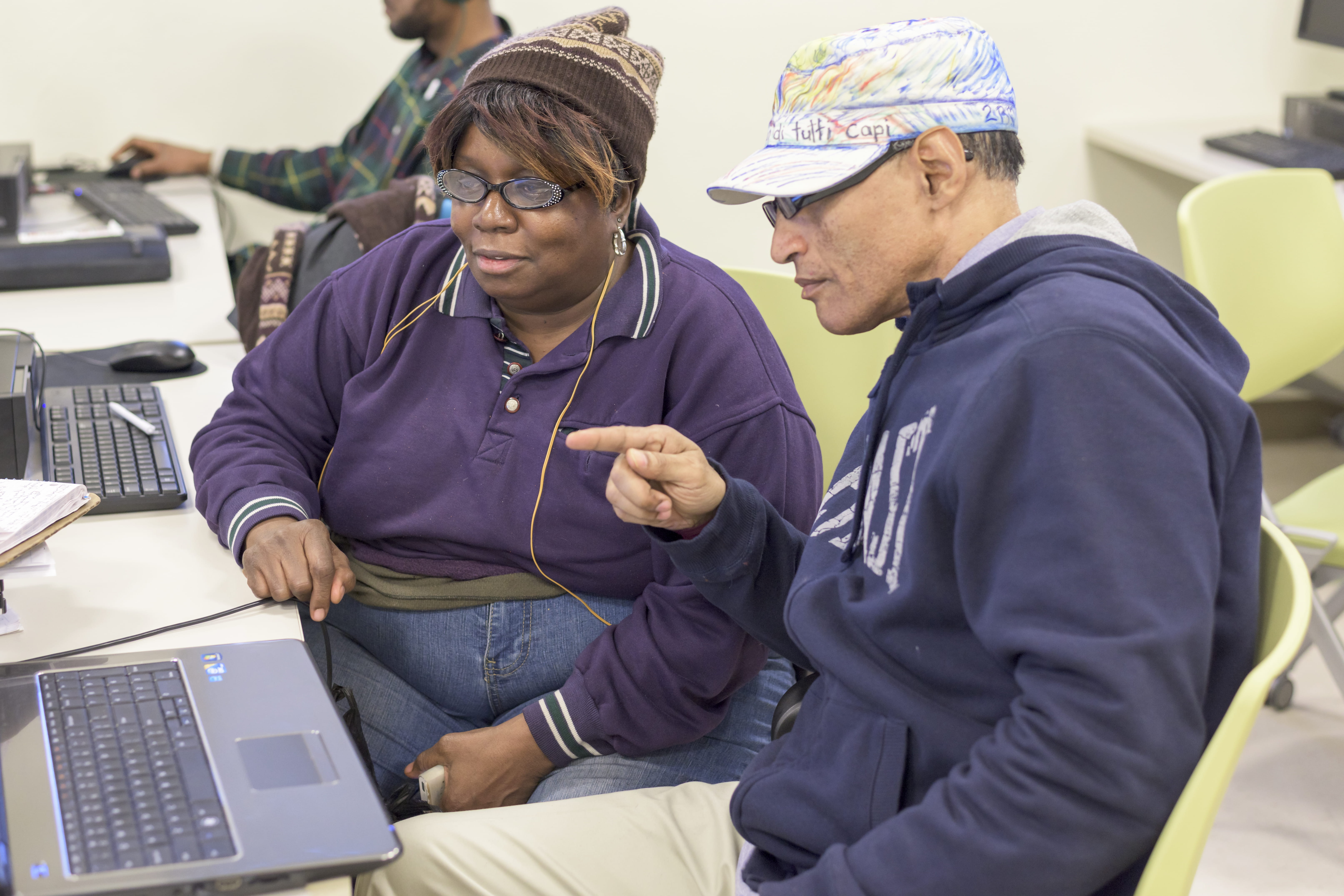 participants using computers at the Dornsife Center's Open Lab