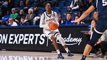 Keishana Washington on the court